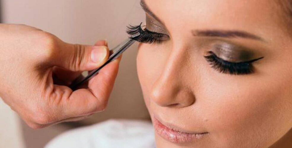 بهترین چسب مژه چه ویژگی هایی دارد
